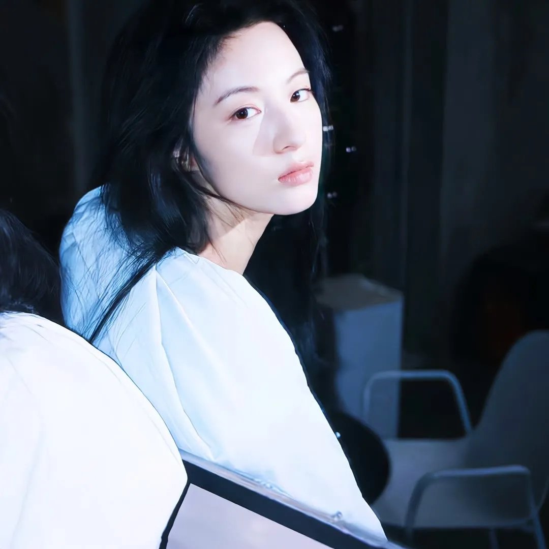 揭穿身份后，前女友哭着求原谅